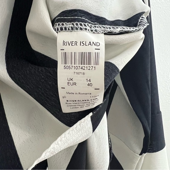 River Island Petite Black White Striped Bell Sleeves Wrap Top - Picture 6 of 8